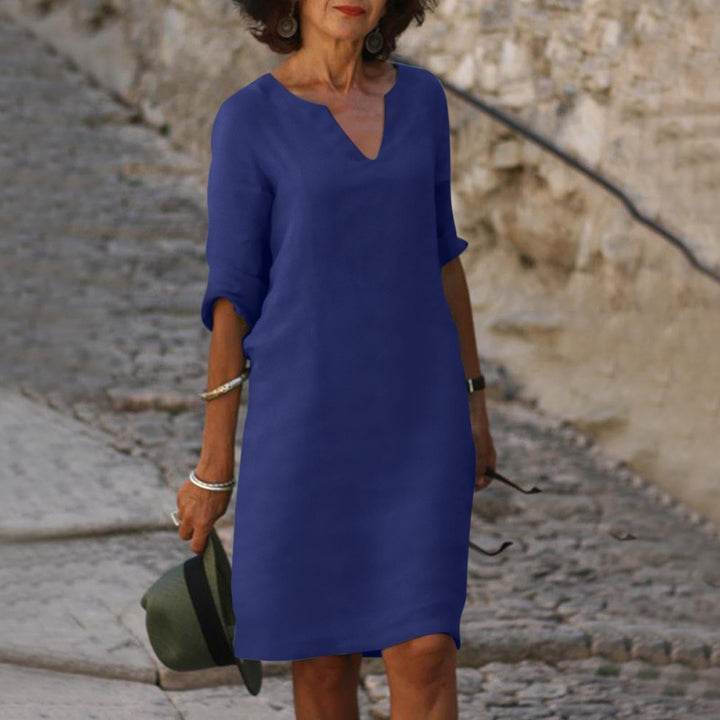 Cassie | Perfectly Fitted Dress with V-Neck